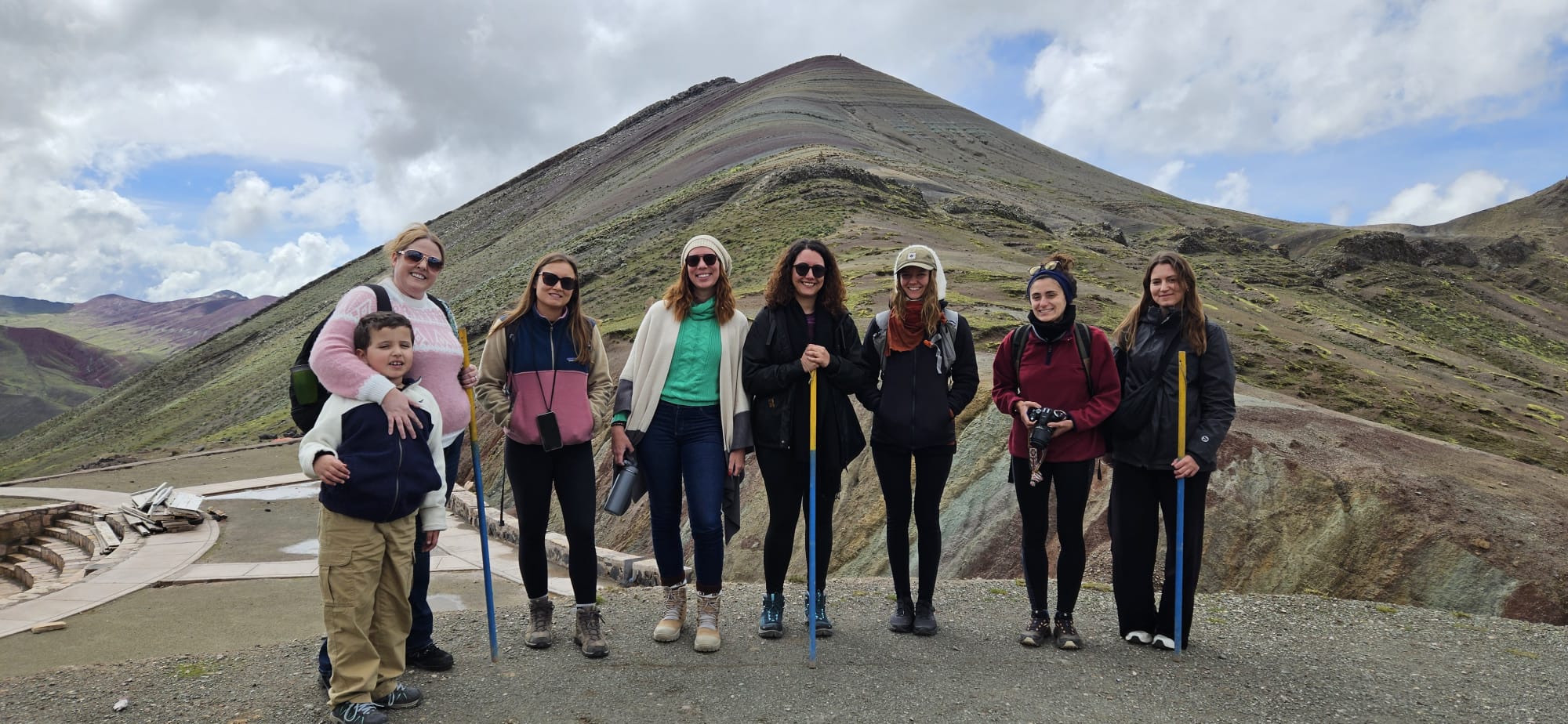 Palcoyo Rainbow Mountain in Group 20 paxs Full day